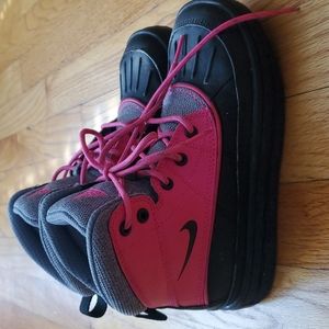 Nike ACG kids boots size 1.5Y